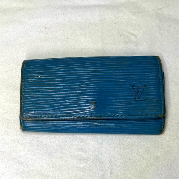 Louis Vuitton Blue Epi Leather 4 Key Holder - Picture 1 of 12